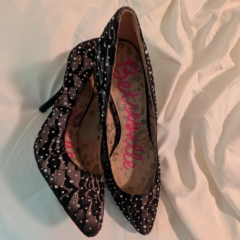Betsey Johnson Black Lace Pointed-Toe High Heels Sz 8
